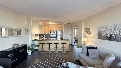 Enjoy the luxury of a top Gold Coast highrise and million-dollar - photo 6