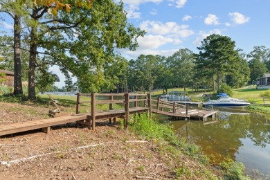 Traditional Southern Style Lake Home - photo 27