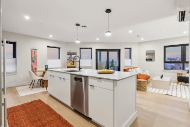 Welcome to your Portland Skyline view. Life at Daymark is about