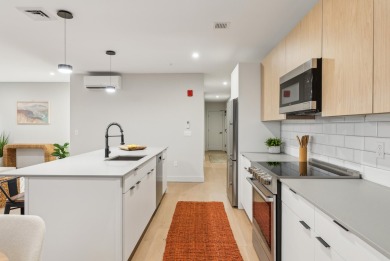 Welcome to your Portland Skyline view. Life at Daymark is about