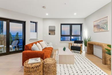 Welcome to your Portland Skyline view. Life at Daymark is about