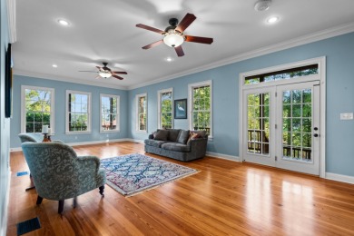 Traditional Southern Style Lake Home - photo 8