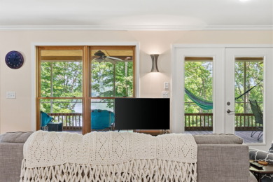 Waterfront Living With Incredible Lake Views - photo 16