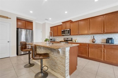 Discover this stylish, spacious, and well-kept 4-bedroom, 2 - photo 11