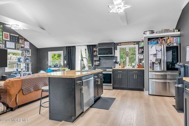 Welcome home to this charming 2-bedroom, 1-bath ranch in the - photo 15