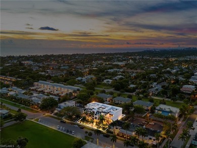 Steps from the boutique shopping and dining of Crayton Cove and - photo 17