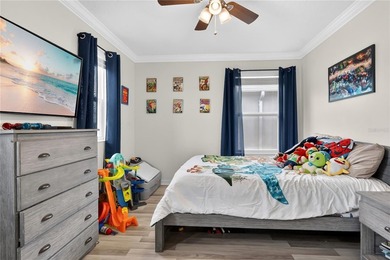 Discover this stylish, spacious, and well-kept 4-bedroom, 2 - photo 23