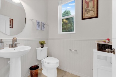 Discover this stylish, spacious, and well-kept 4-bedroom, 2 - photo 29