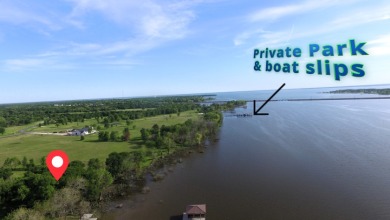 Waterfront land in private gated community - photo 11