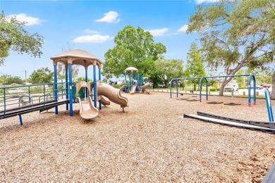 Discover this stylish, spacious, and well-kept 4-bedroom, 2 - photo 36