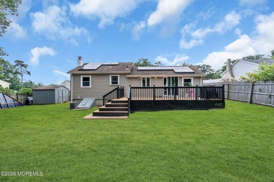 Welcome home to this charming 2-bedroom, 1-bath ranch in the - photo 41