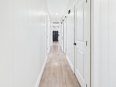 Recently remodeled 2 or 3-bedroom, 2-bath home situated on 0.33 - photo 3