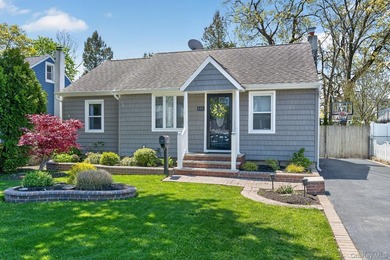 Beautifully renovated inside and out!! Welcome to 105 N Hamilton - photo 2