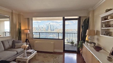 Spectacular NYC views, huge terrace! You'll be on top of the - photo 3