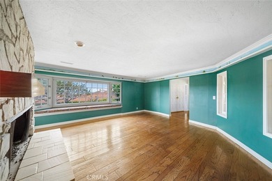 905 Emerald Bay is a light-filled corner lot bungalow offering 2 - photo 9