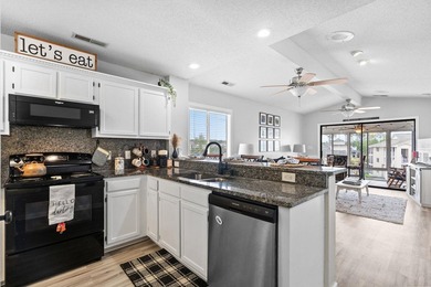 End-unit 2BR/2BA condo located in a gated Intracoastal Waterway - photo 11