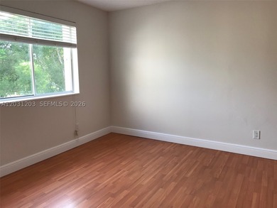 Investor Wanted! Large 2/1, BRAND NEW KITCHEN AND BATH!!! NEW - photo 11