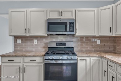 Welcome to 2 Ashcroft Lane, a charming 2-bed, 2-bath Lakeview - photo 12