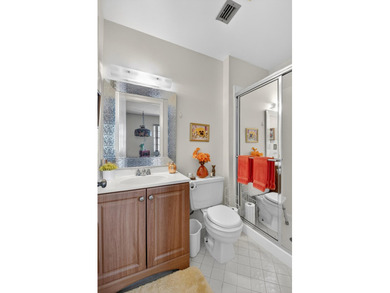 CONVERTIBLE 2 BR 2 BA VILLA - UPDATED AND MOVE-IN READY! Enjoy - photo 19