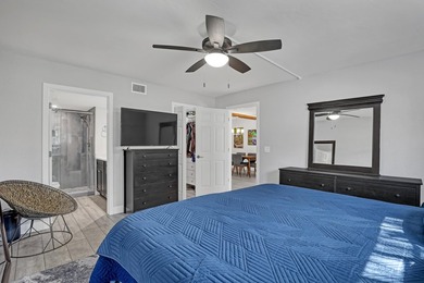Welcome to this beautifully updated, light-filled corner unit - photo 21