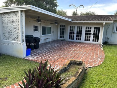PRIME MIAMI SHORES LOCATION WITHIN SHORT WALKING DISTANCE TO - photo 22