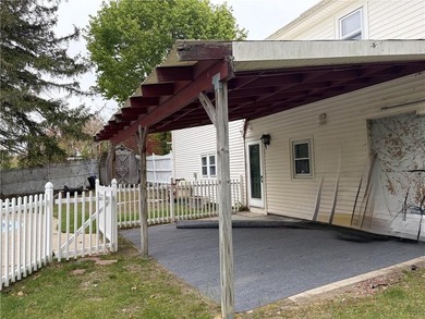 THIS IS A SPACIOUS 3 BED, 1 BATH RANCH WITH A HUGE FIRST FLOOR - photo 4
