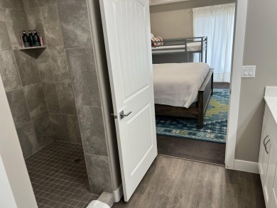 AMAZING 4th FLOOR PENTHOUSE CONDO at Estancia! Only one other