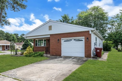 Welcome to 2 Ashcroft Lane, a charming 2-bed, 2-bath Lakeview - photo 31
