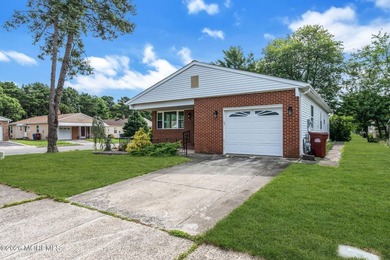 Welcome to 2 Ashcroft Lane, a charming 2-bed, 2-bath Lakeview - photo 33