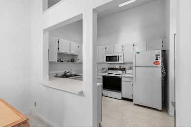 Welcome to this 2 bed 2 bath 55+ community. New roof. This villa - photo 3