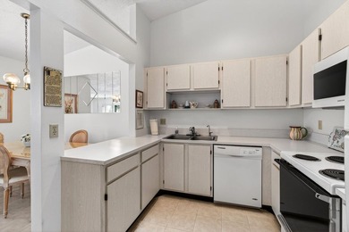 Welcome to this 2 bed 2 bath 55+ community. New roof. This villa - photo 6