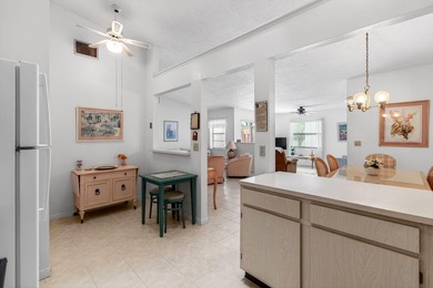 Welcome to this 2 bed 2 bath 55+ community. New roof. This villa - photo 7