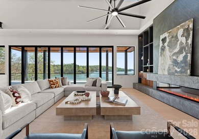 Exquisite Waterfront Masterpiece on Lake Wylie - Discover an - photo 11