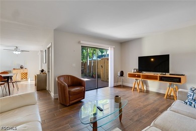 Come check out this gorgeous 2 story , 3 bedroom 2 & 1/2 bath - photo 14