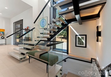 Exquisite Waterfront Masterpiece on Lake Wylie - Discover an - photo 31