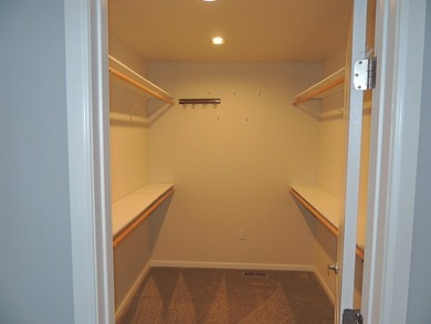 MOVE IN READY! Beautifully maintained 2 story home in Deer - photo 31