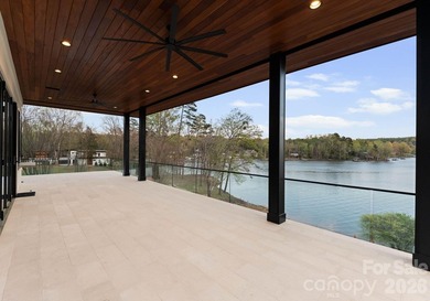 Exquisite Waterfront Masterpiece on Lake Wylie - Discover an - photo 36