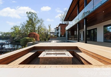 Exquisite Waterfront Masterpiece on Lake Wylie - Discover an - photo 38