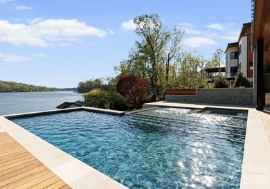 Exquisite Waterfront Masterpiece on Lake Wylie - Discover an - photo 42