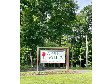 Welcome to 3154 Apple Valley Drive. Nature abounds here with a - photo 44