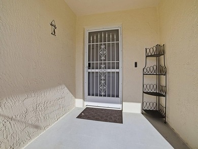 Welcome to a delightful retreat situated in the vibrant heart of - photo 2