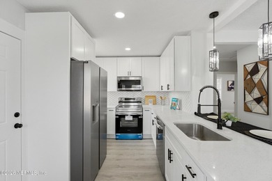 Amazing opportunity to own this beautifully renovated home. NO - photo 12