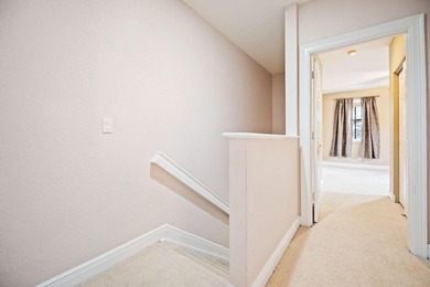Beautiful, freshly painted two-story corner-unit townhouse - photo 15