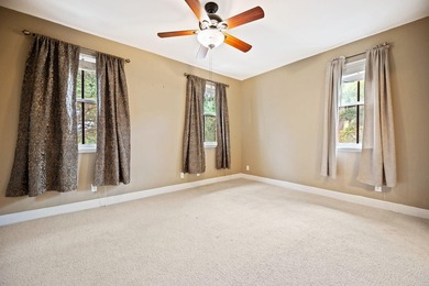 Beautiful, freshly painted two-story corner-unit townhouse - photo 16
