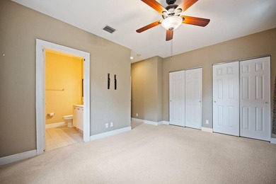 Beautiful, freshly painted two-story corner-unit townhouse - photo 18