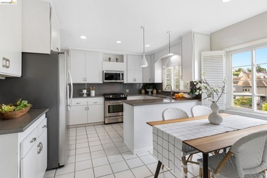 Welcome to this charming Crocker Traditional with character and - photo 19