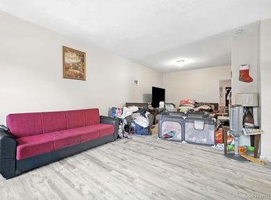 Exceptional opportunity in Larchmont area for investor and - photo 19