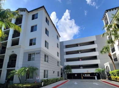 Lake Condo For Sale in Boynton Beach, Florida