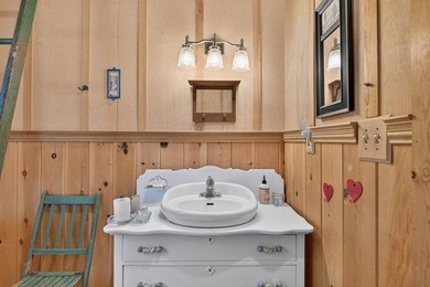 Exceedingly well-built and truly one of a kind, this charming - photo 21