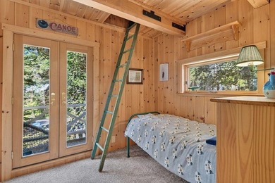 Exceedingly well-built and truly one of a kind, this charming - photo 22